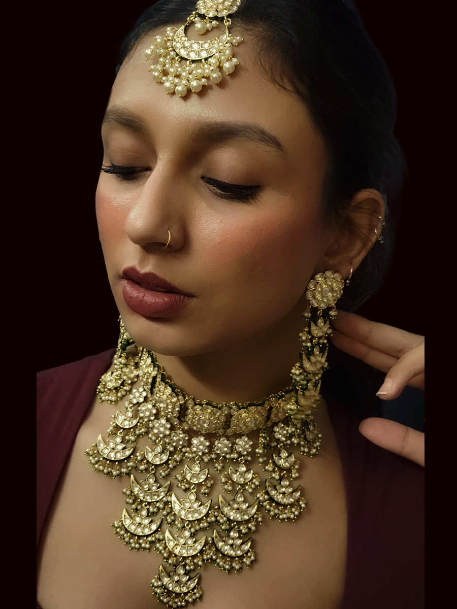 Stylish 2025 neck piece