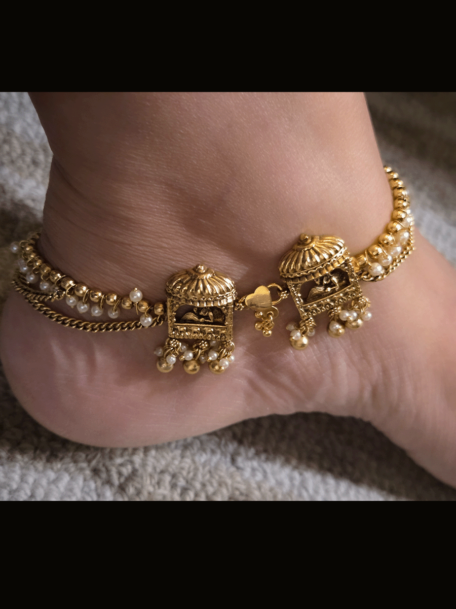Doli design with pearl hangings chain jhallar anklets