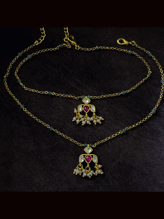 Paachi kundan anklet with four leaf flower tukdi and green beads in chain