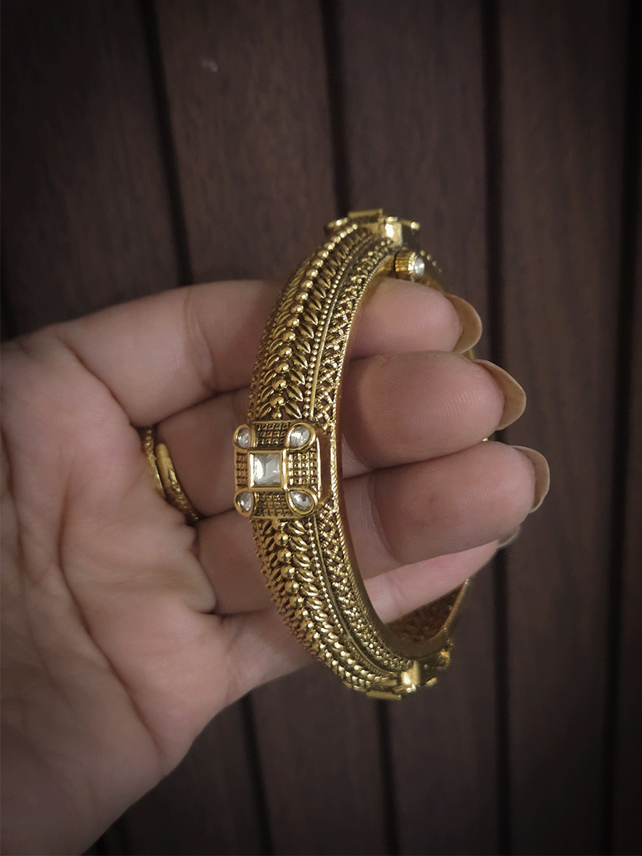 Set of two openable square kundan design classy design kada's