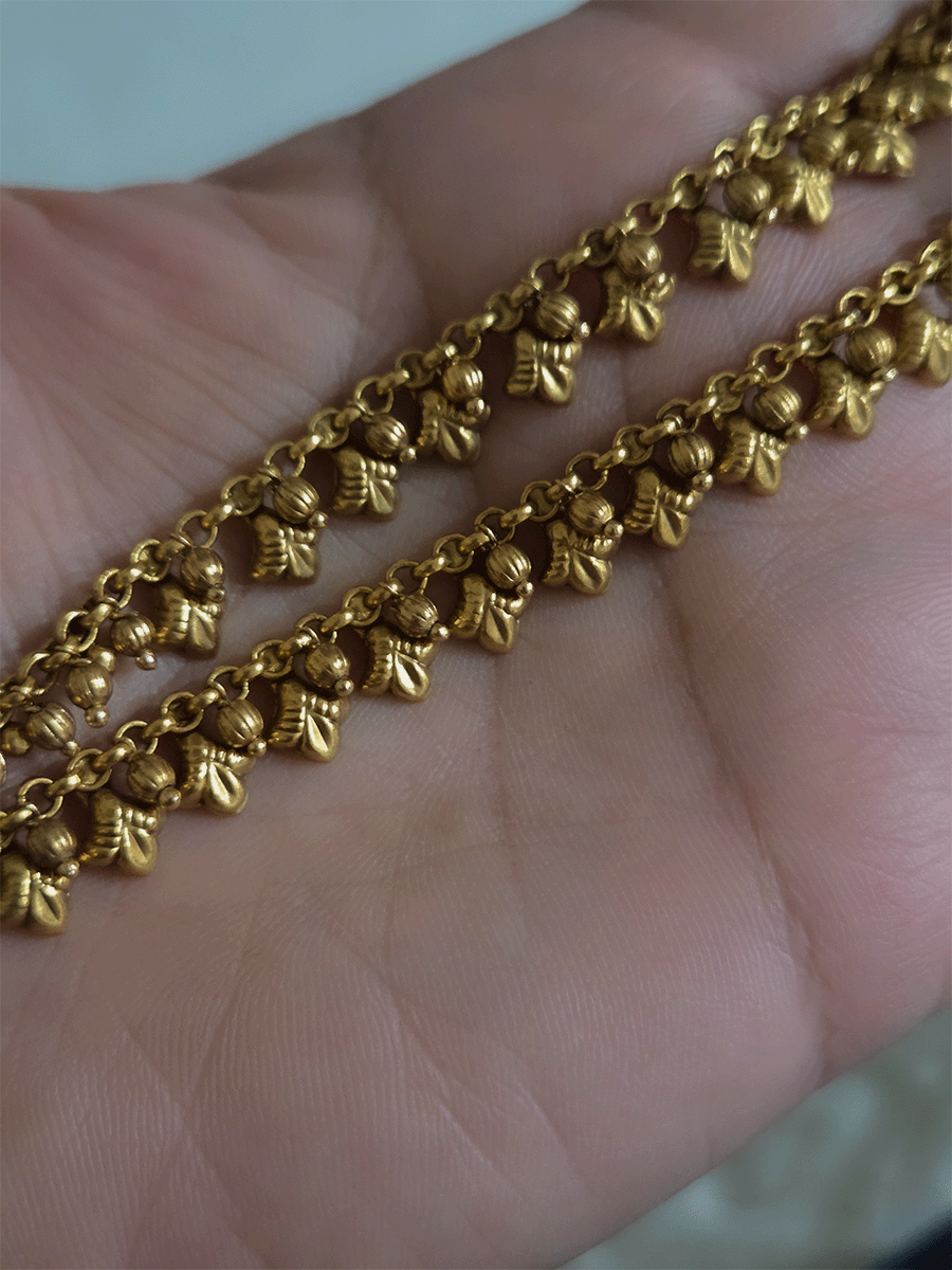 Two layer three leaf with bead hanging ear chains