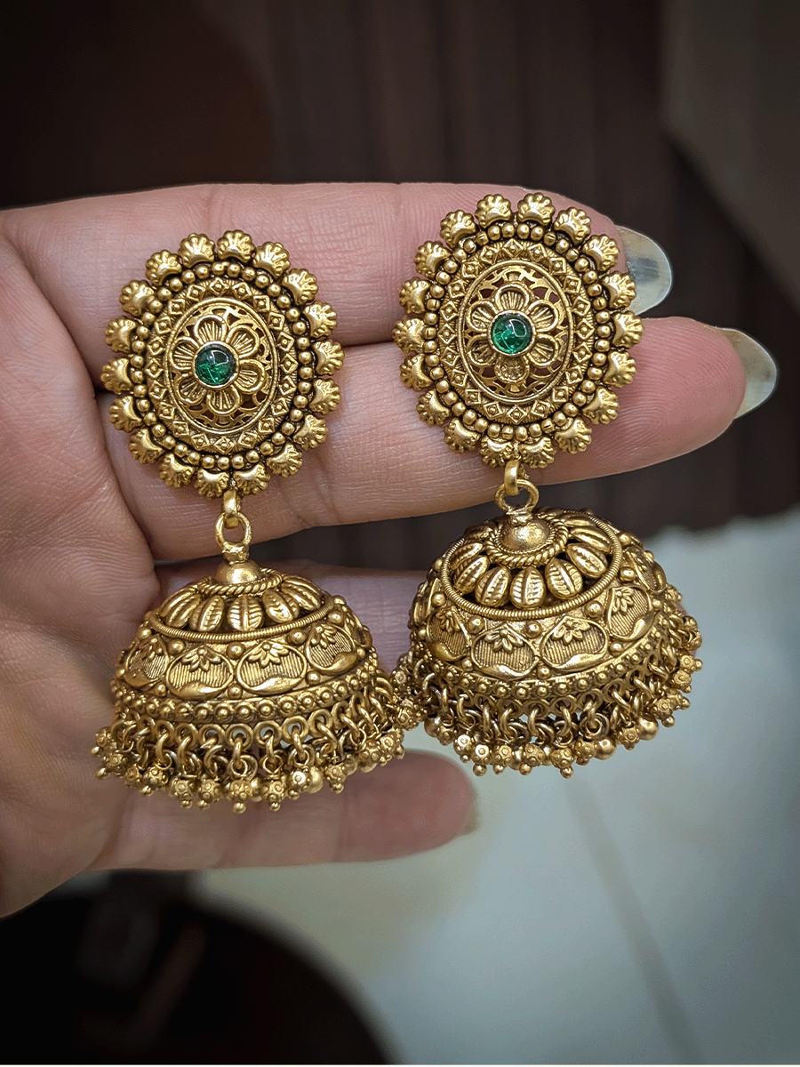 Oval top with flower center design traditional jhoomkies