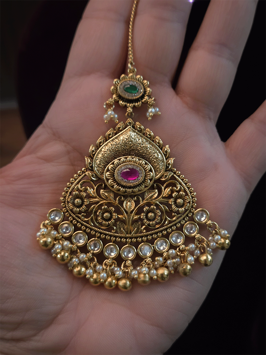 Flower and leaf design intricate carving kundan maangtika with chain
