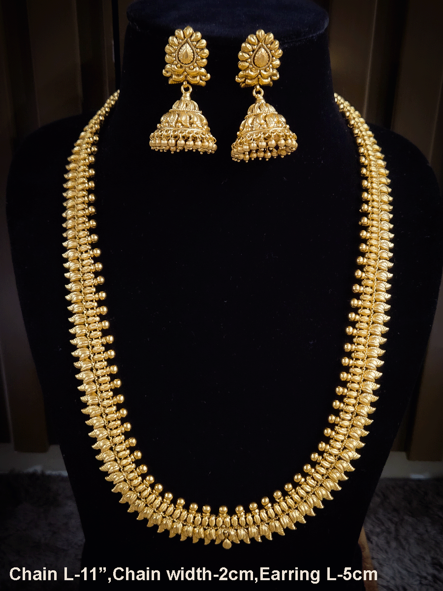 cm broad chain with gold bead and leaf design 11 inch long set