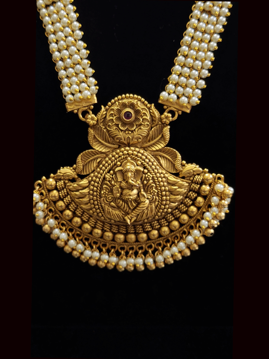 10 inch long bead hanging chain with ganpatiji semi-circular 7cm long pendant set