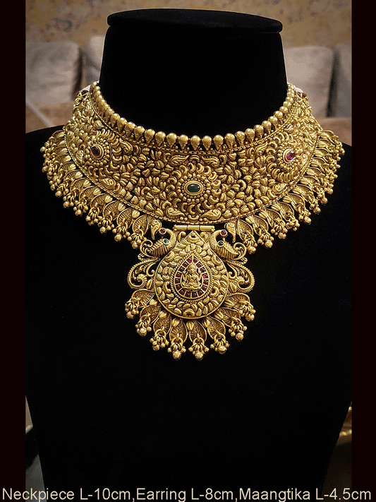 Laxmiji motif in leaf design center with peacock sides broad choker set with intricate paisley work