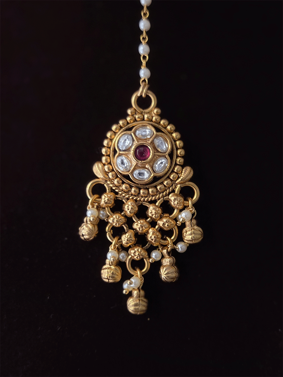 Broad peacock and kundan flower with mesh frill design set