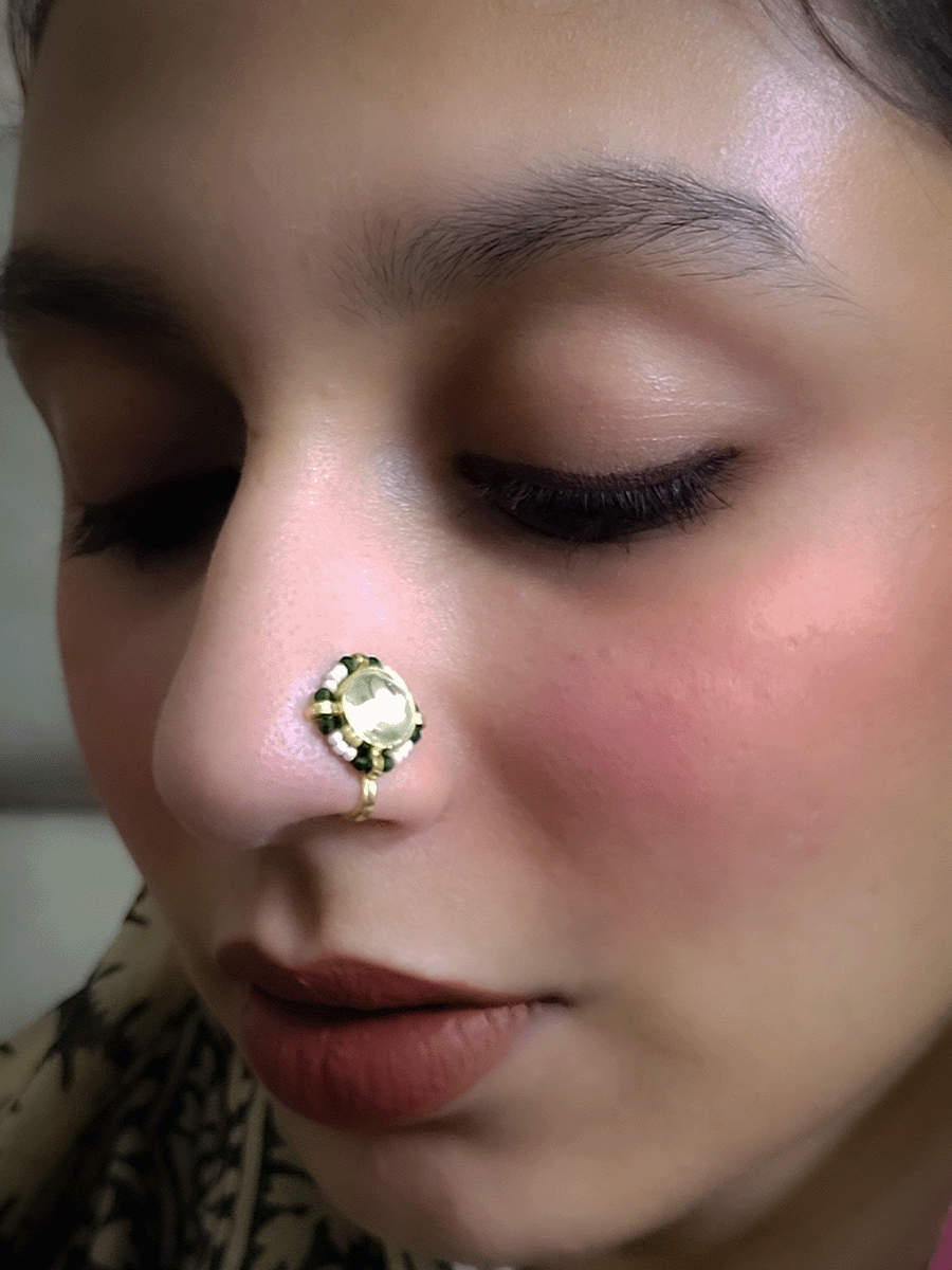 Coloured round paachi kundan Nath with pirohi work(1.5cm diameter)