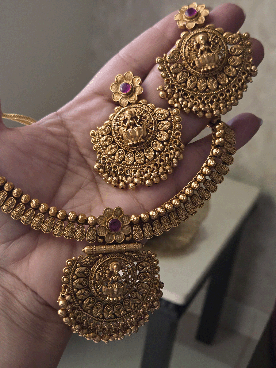Flower top laxmiji motif flower design center neckpiece with 1.5cm broad gold bead design side chain