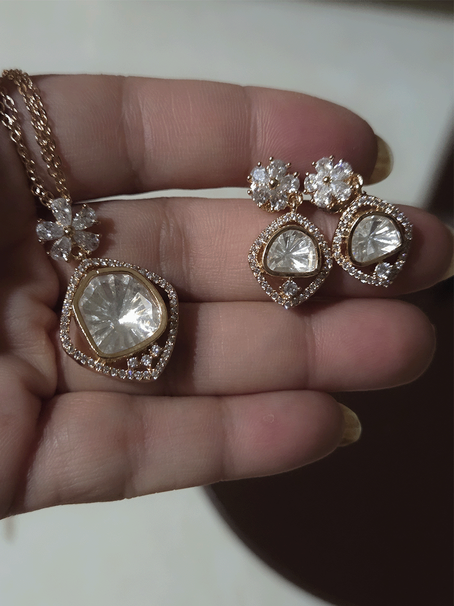 Zircon surrounded moissanite with flower top design pendant in 8 inch long double chain set