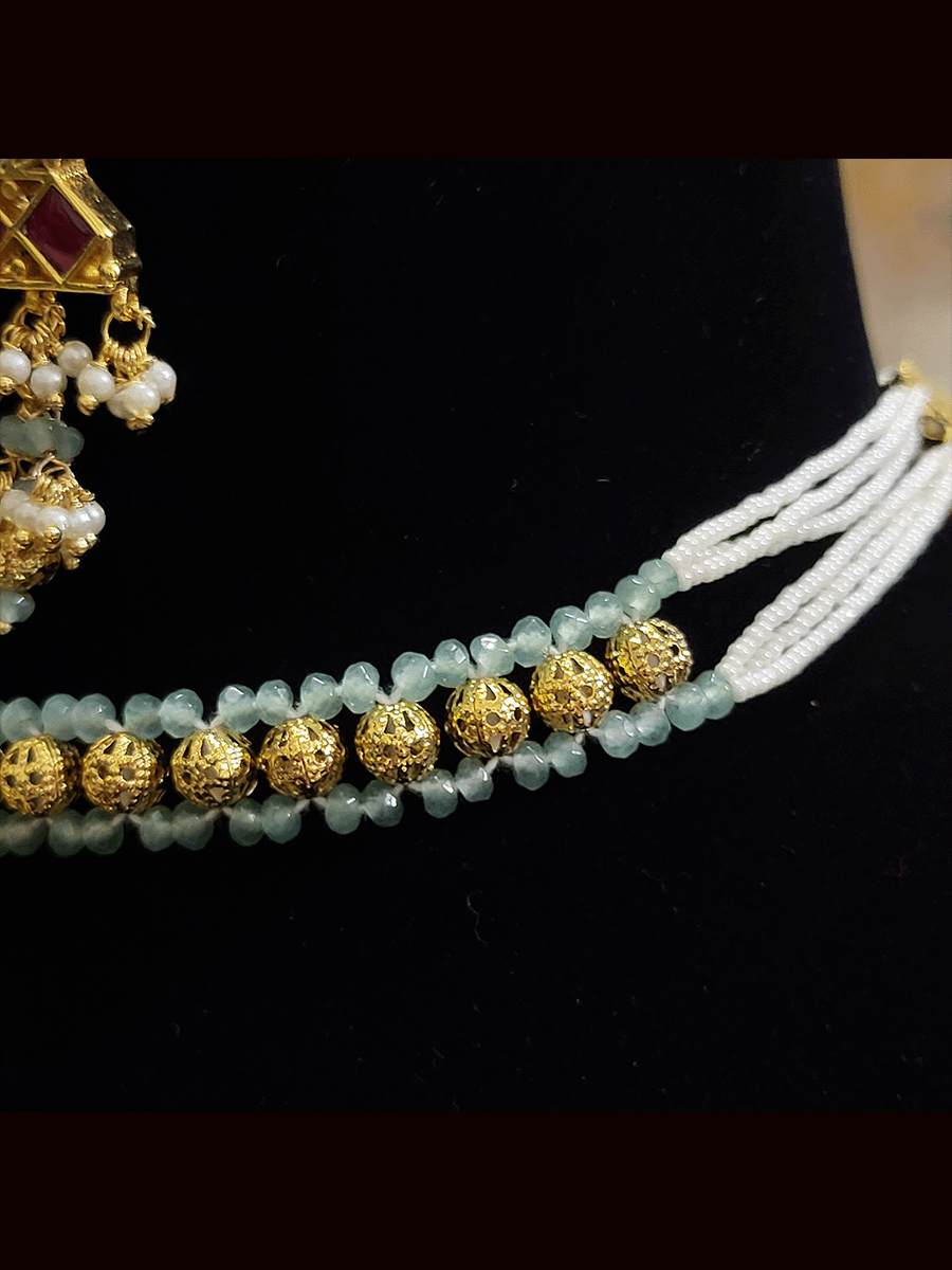 Aqua green and gold bead side string paisley design pacchi kundan center tukdi set