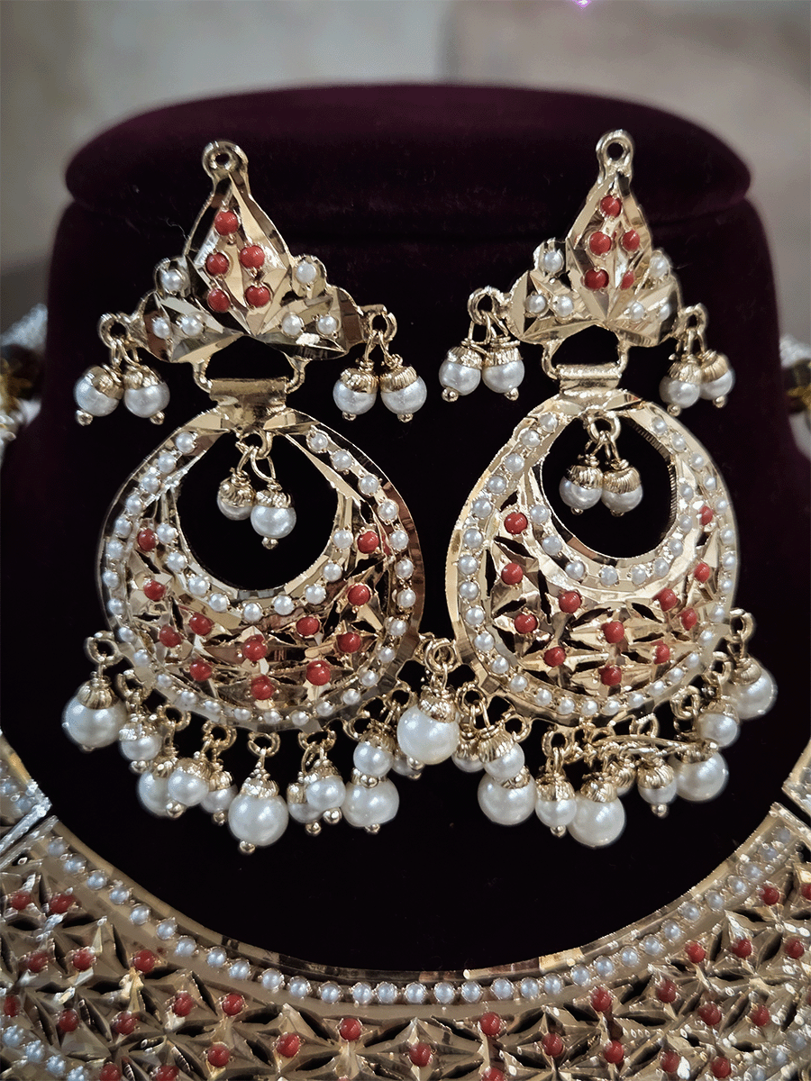 Jadau set with chandbali design center and pearl drops