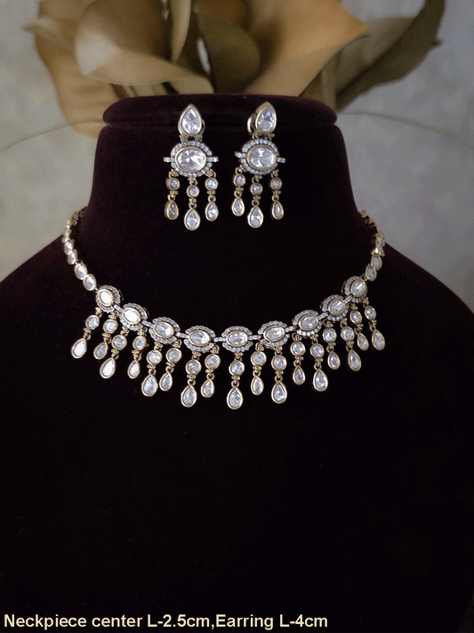 Oval connecting moissanite tukdies set with tear drop shaped moissanite hangings