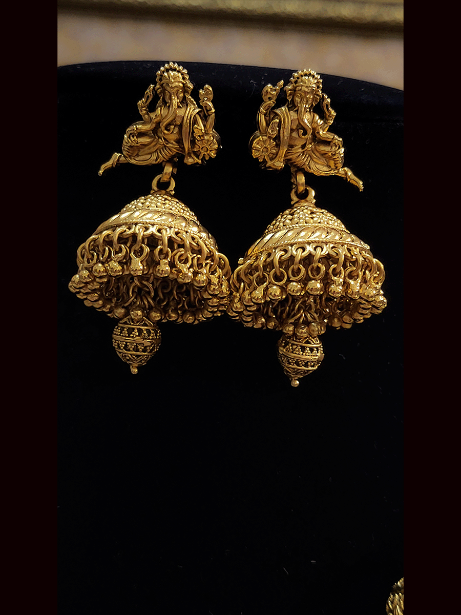 Matar bead string ganpatiji and laxmiji motif rectangular pendant set