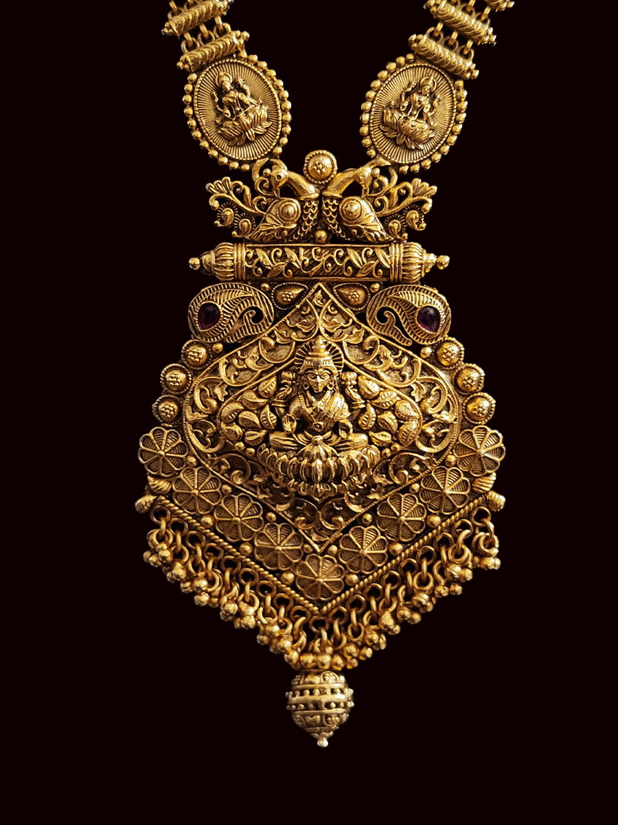 Oval laxmiji motif's side string laxmiji pendant with flower design base set