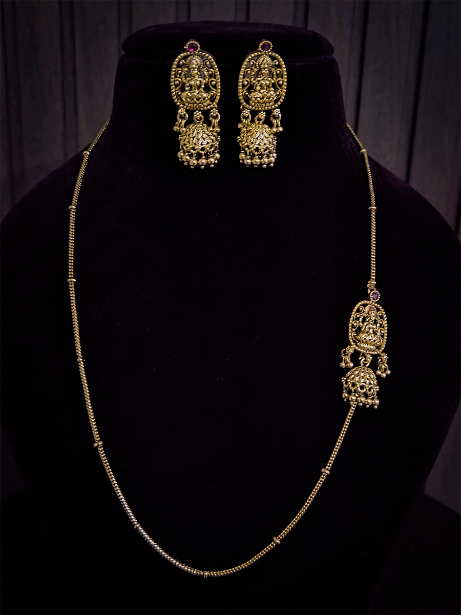 Laxmiji tukdi with half jhoomki hanging side brooch in 10" long chain set