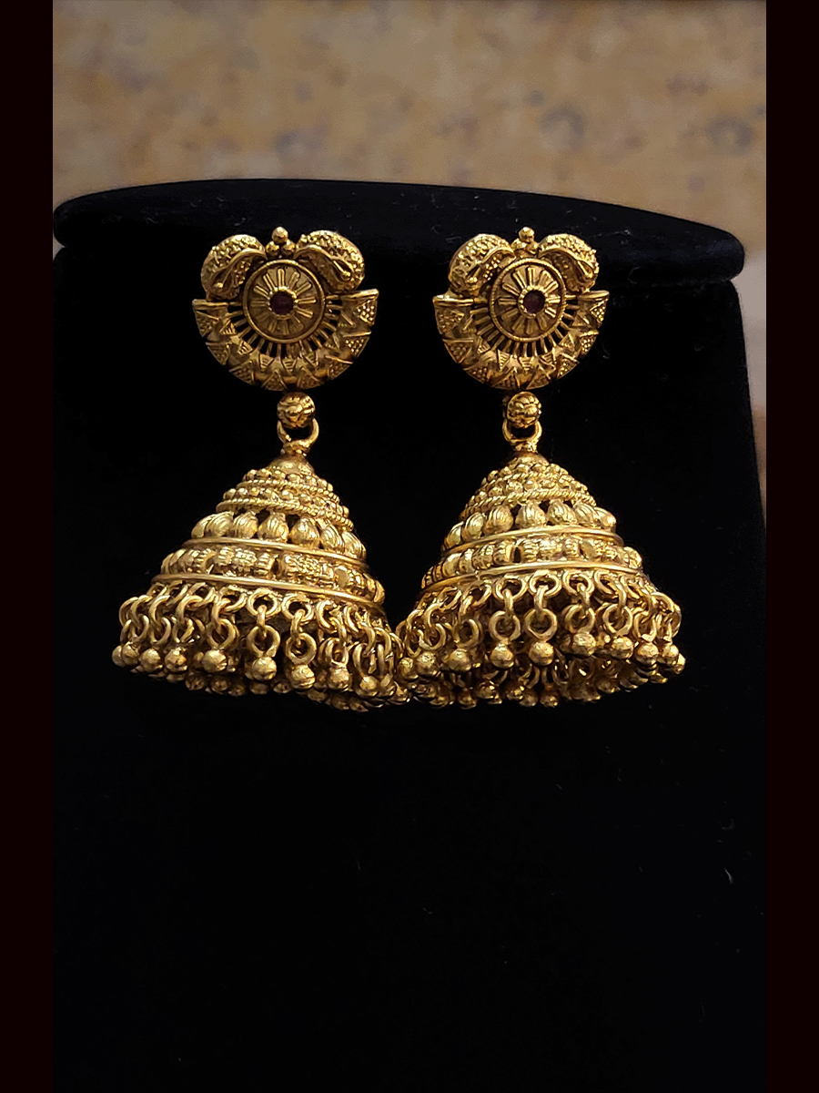 10 inch long with semi circular top flower and paisley design ruby stones pendant set