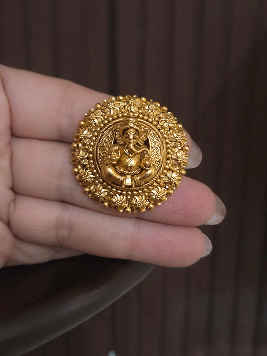 Ganpatiji adjustable ring with self flower design lace