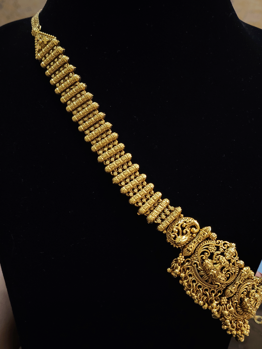 Laxmiji with side intricate design 4.5cm broad waistbelt with gold bead hangings