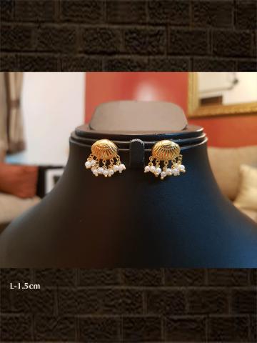 Pure silver gold plated shell shaped earring(weight-2.743gm)&nbsp;