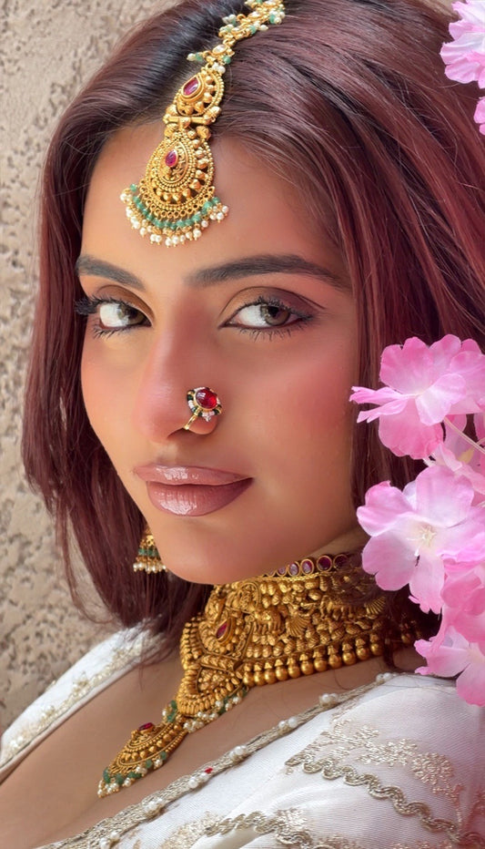 Coloured round paachi kundan Nath with pirohi work(1.5cm diameter)