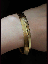 Load image into Gallery viewer, Plain self lines design gold plated men&#39;s kada