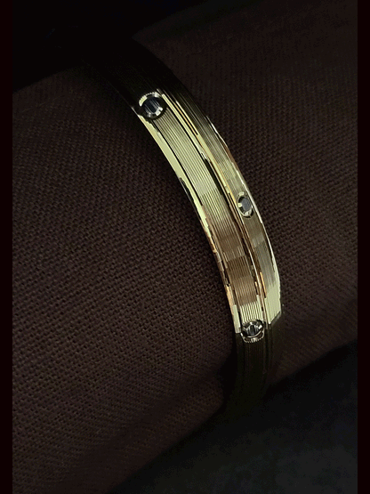 Rhodium dots on self lines design plain gold plated men's kada