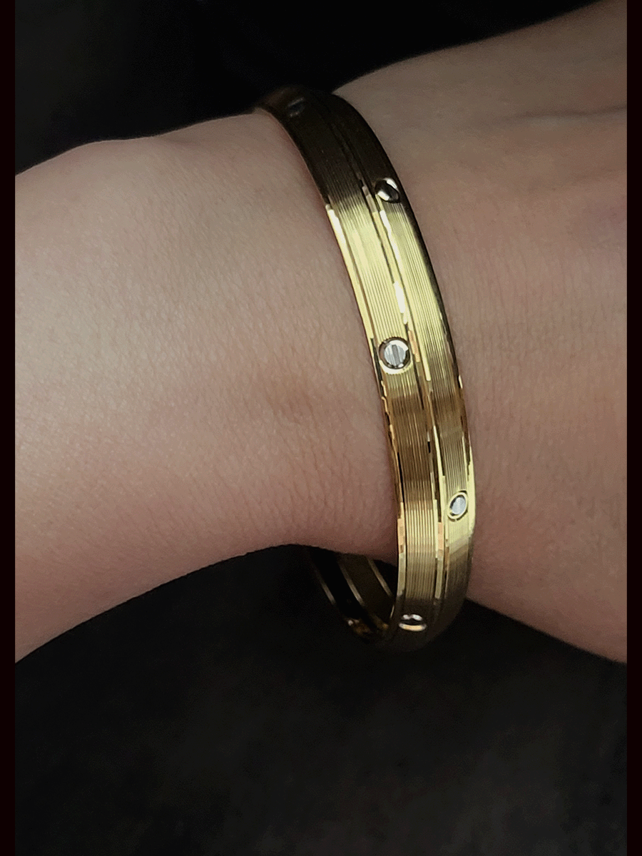 Rhodium dots on self lines design plain gold plated men's kada