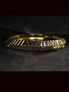 Wavy design on one side and dotted rhodium on other with jaguar motif's men's kada