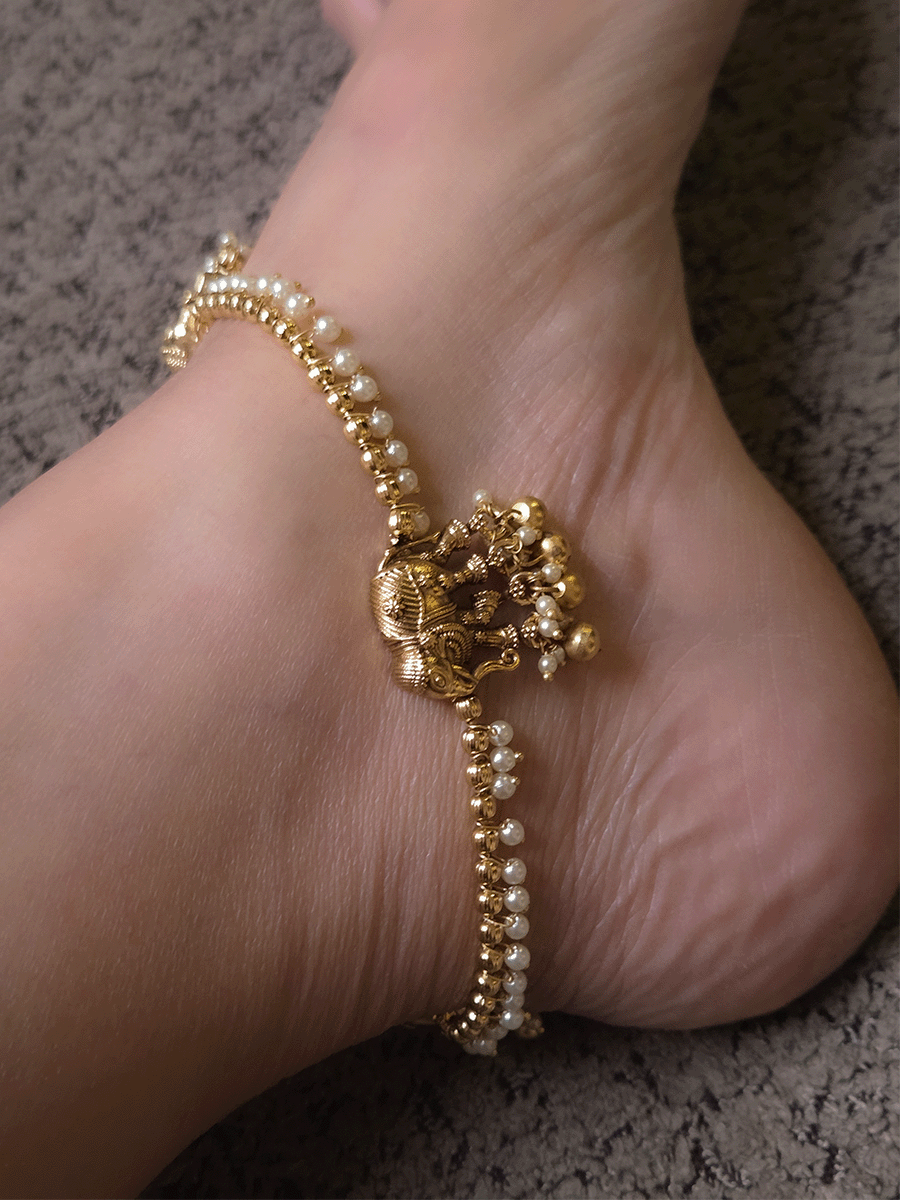 Elephant with pearl hanging chain anklets