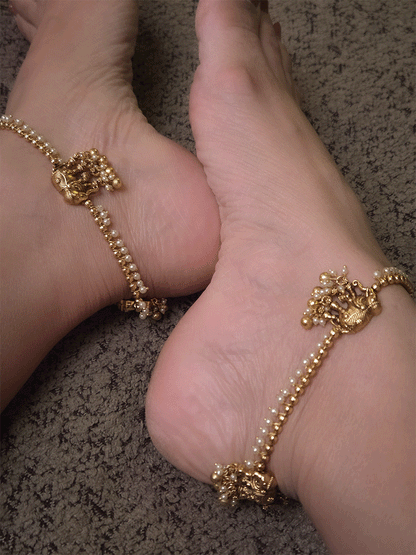 Elephant with pearl hanging chain anklets