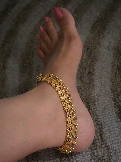 Broad chain with ghunghru hanging gold finish anklets