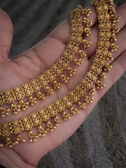 Broad chain with ghunghru hanging gold finish anklets