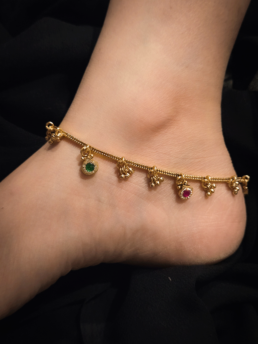 Ghunghru and Ruby and green leaf shaped hangings in chain anklets