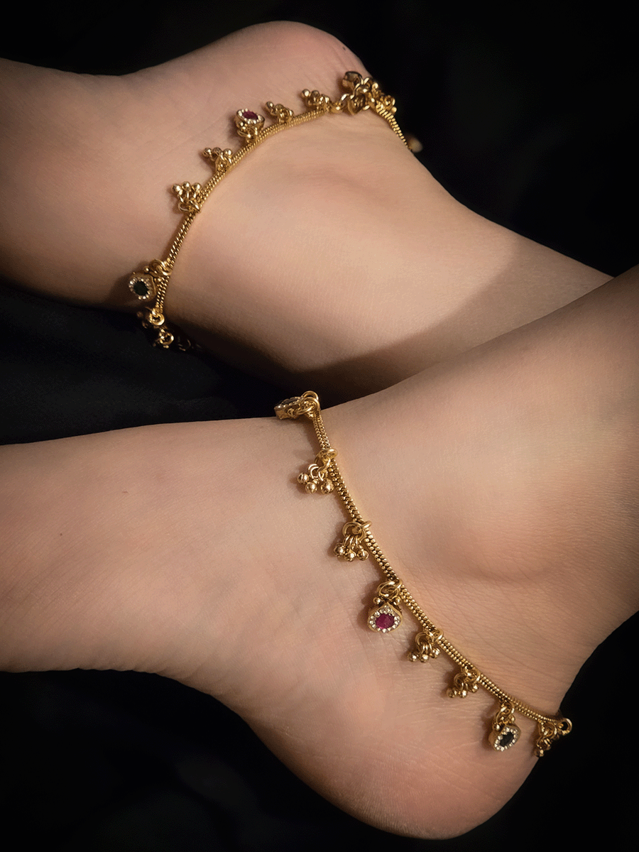 Ghunghru and Ruby and green leaf shaped hangings in chain anklets