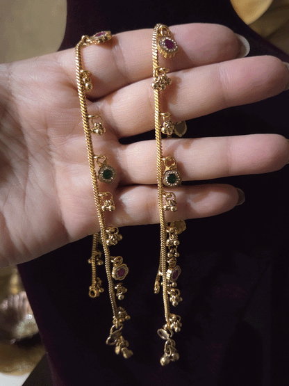 Ruby and green flower tukdies and ghunghru hangings in chain anklets