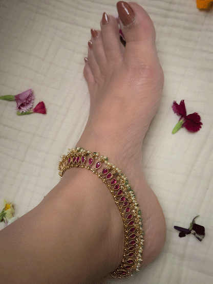 Tear shaped stones studded classy anklets with pearl and gold bead hangings