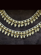 Load image into Gallery viewer, Pacchi kundan pearl drop anklets with leaf shaped design