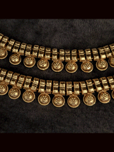Load image into Gallery viewer, Flower on half gold bead design gold plated anklets