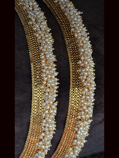 1cm broad chain with pearly cluster lace anklets