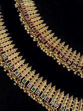 Load image into Gallery viewer, Broad chain with square coloured stones ghunghru hanging anklets