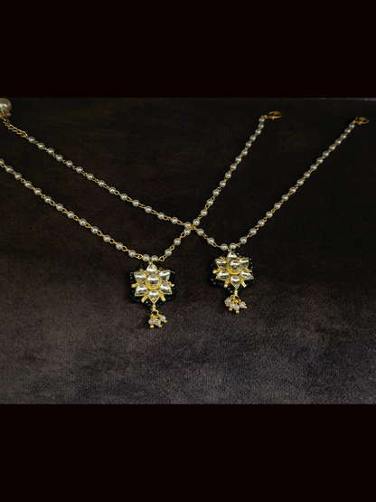 Paachi kundan flower with green pirohi anklets in pearl chain