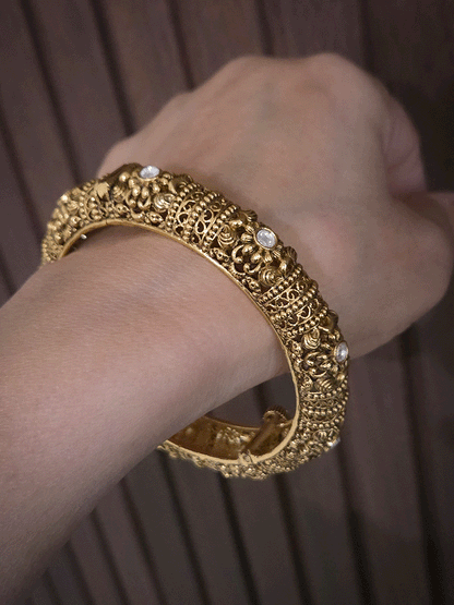 Self dotted and intricate design set of two openable kundan kada's