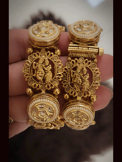 Set of two openable Radha Krishna and kundan circular tukdi kadas