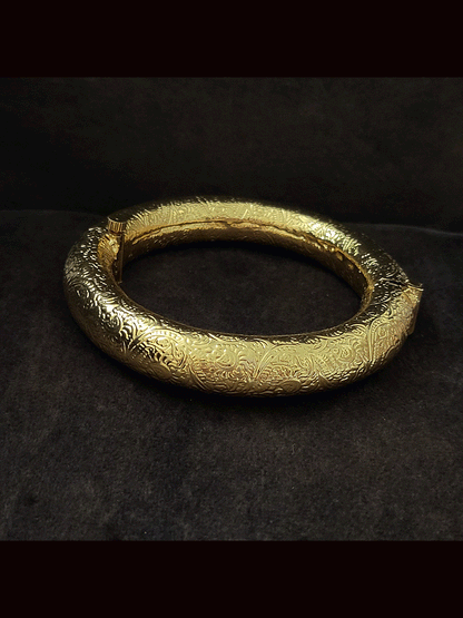 Thick rajwadi gold finish openable kada