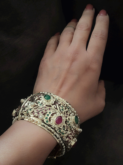 Broad stones studded jadau openable kada(single)