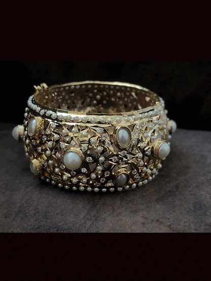 Broad stones studded jadau openable kada(single)