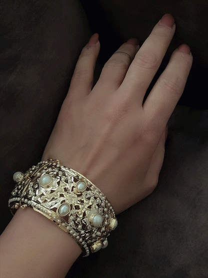 Broad stones studded jadau openable kada(single)