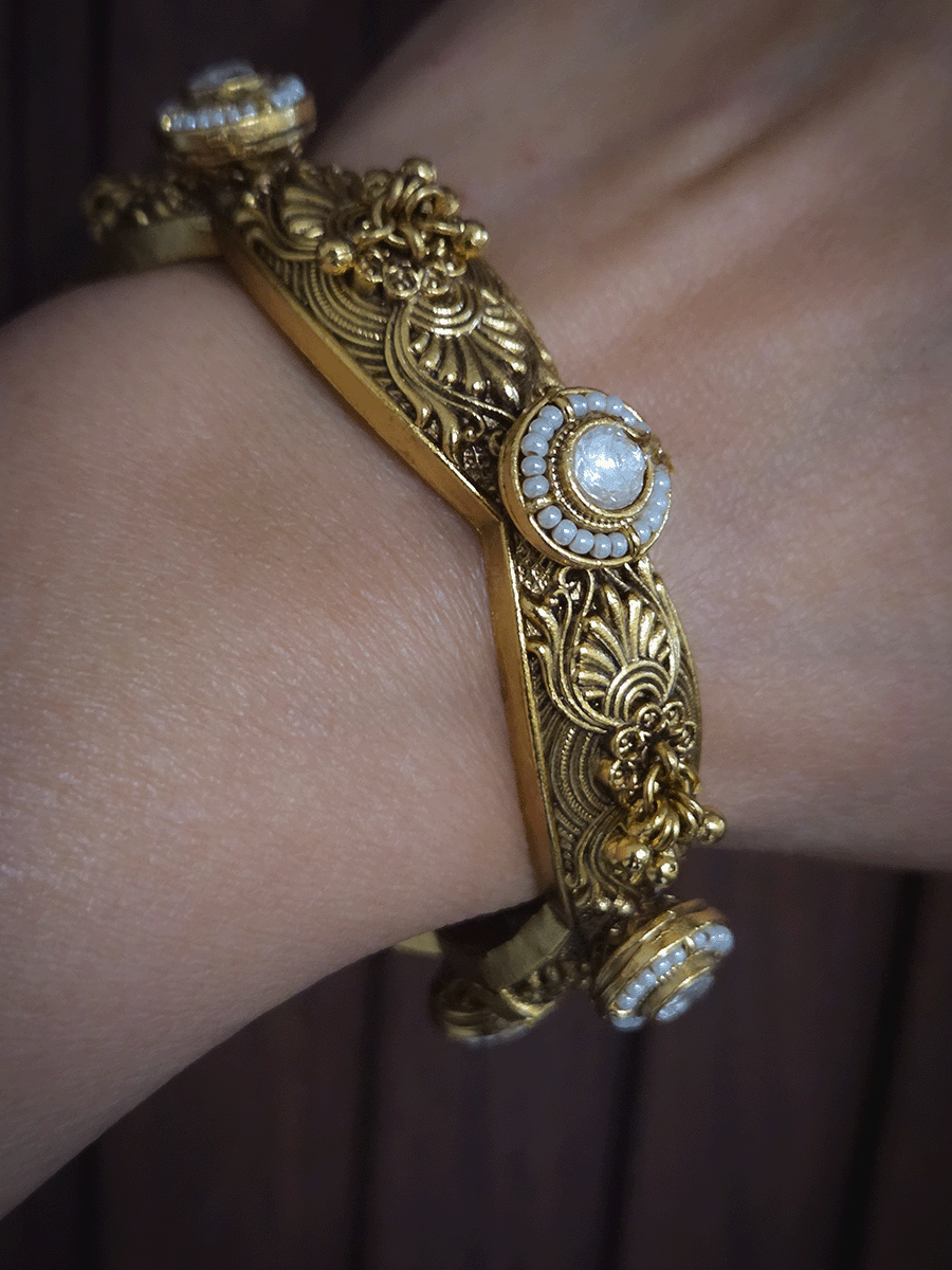 Kundan with pirohi pacheli type self design set of two openable kada's