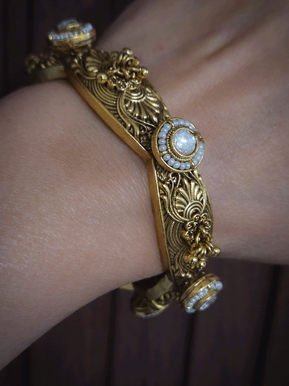Kundan with pirohi pacheli type self design set of two openable kada's